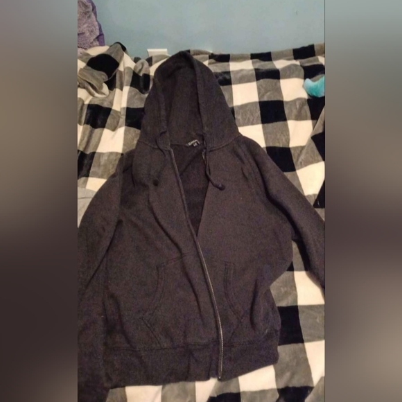 Hoodies - Picture 4 of 4